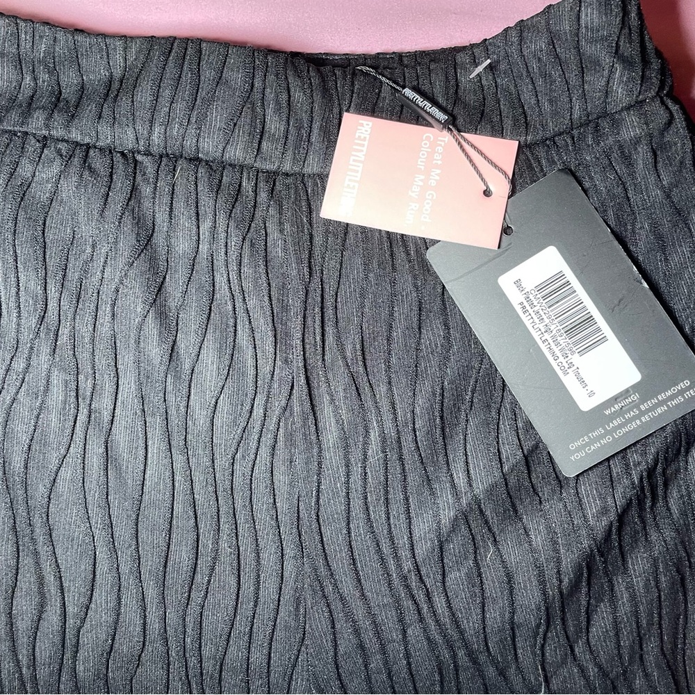 NWT Pretty Little Thing Textured Flow Black Pants High Waist Sz:10